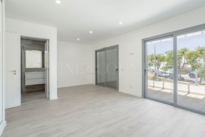 Image No.21-3 Bed Townhouse for sale