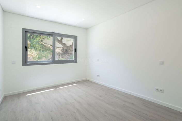 Image No.26-3 Bed Townhouse for sale