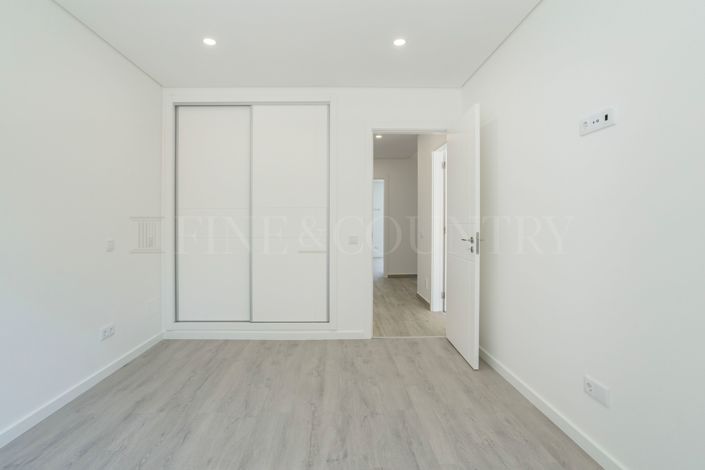Image No.27-3 Bed Townhouse for sale
