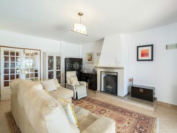 2104-353415-b952a8cbdbc2fd66601ce91bb265b9cce