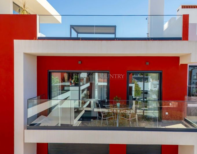 Image No.25-3 Bed Apartment for sale