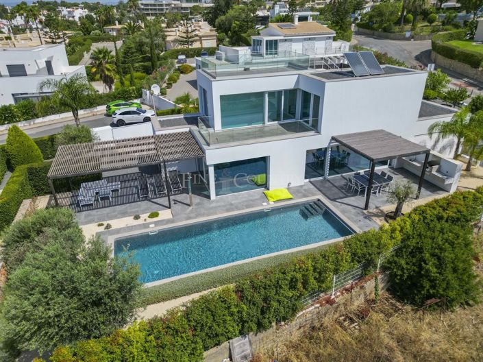 Image No.1-3 Bed Property for sale