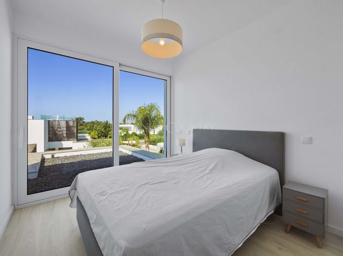 Image No.22-3 Bed Property for sale