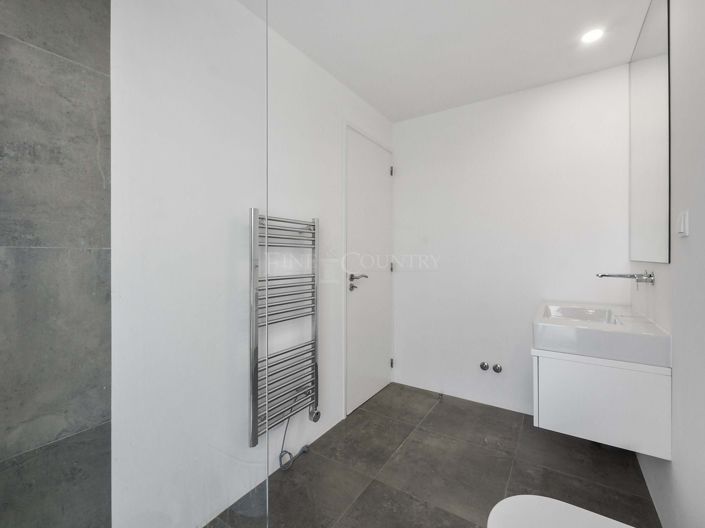 Image No.27-3 Bed Property for sale