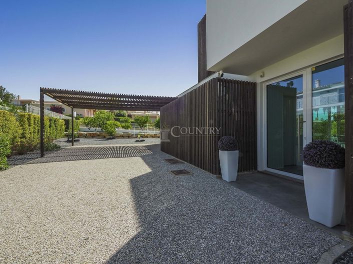 Image No.46-3 Bed Property for sale