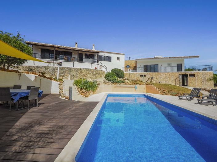 Image No.1-4 Bed Property for sale
