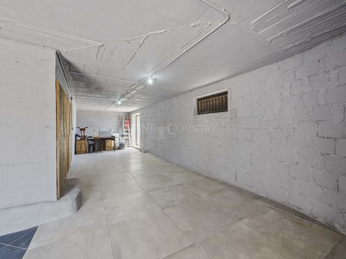 Image No.21-4 Bed Property for sale