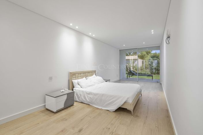 Image No.15-3 Bed Property for sale