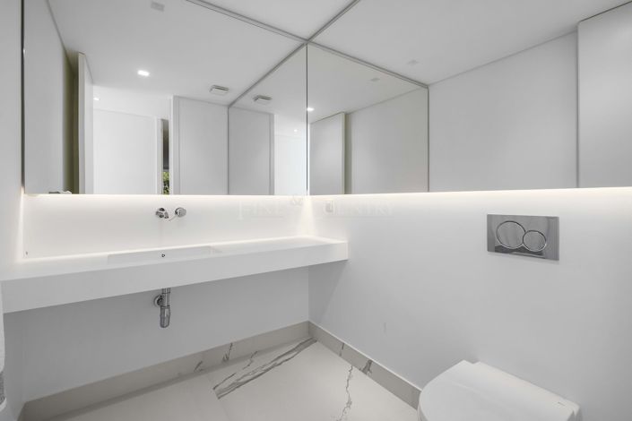 Image No.20-3 Bed Property for sale