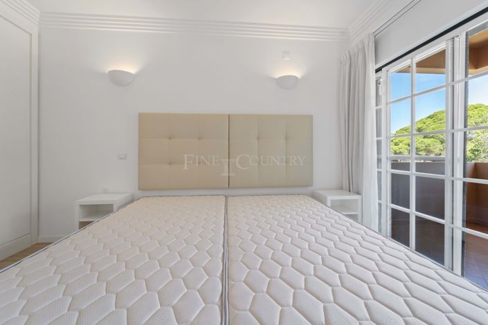 Image No.15-2 Bed Townhouse for sale