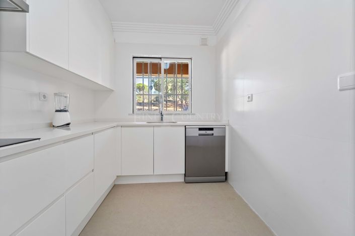 Image No.33-2 Bed Townhouse for sale