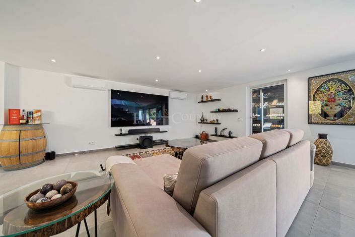 Image No.58-3 Bed Villa for sale