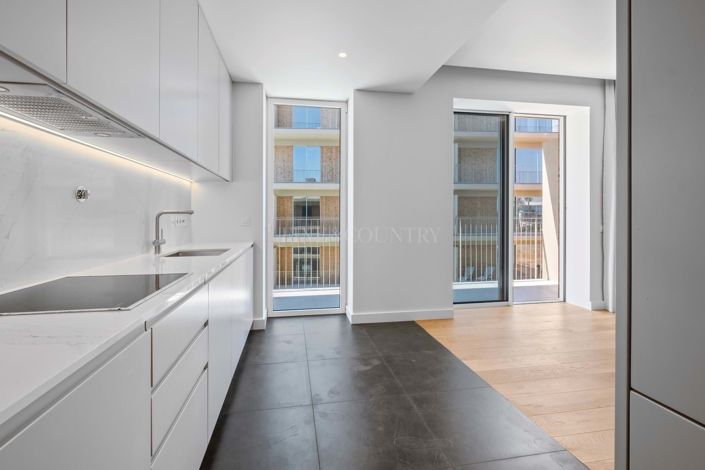 Image No.10-3 Bed Apartment for sale