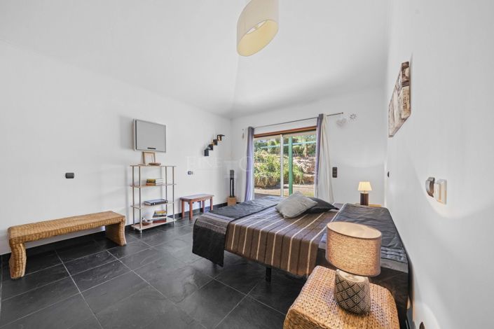 Image No.23-3 Bed Property for sale