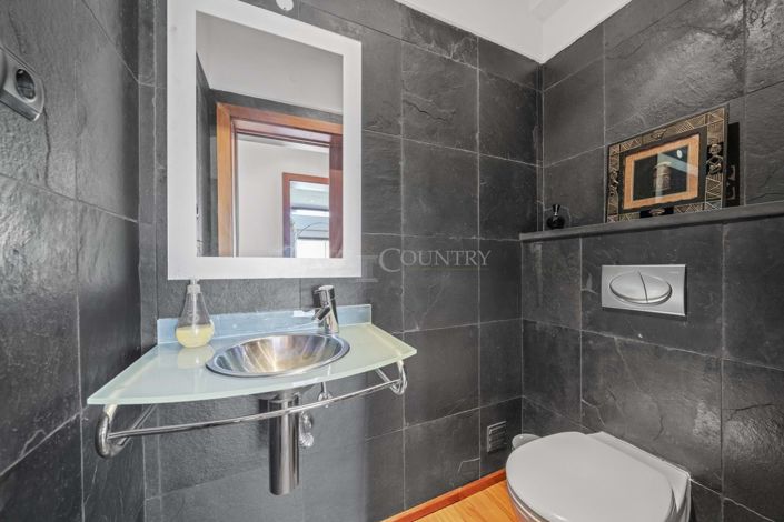 Image No.25-3 Bed Property for sale