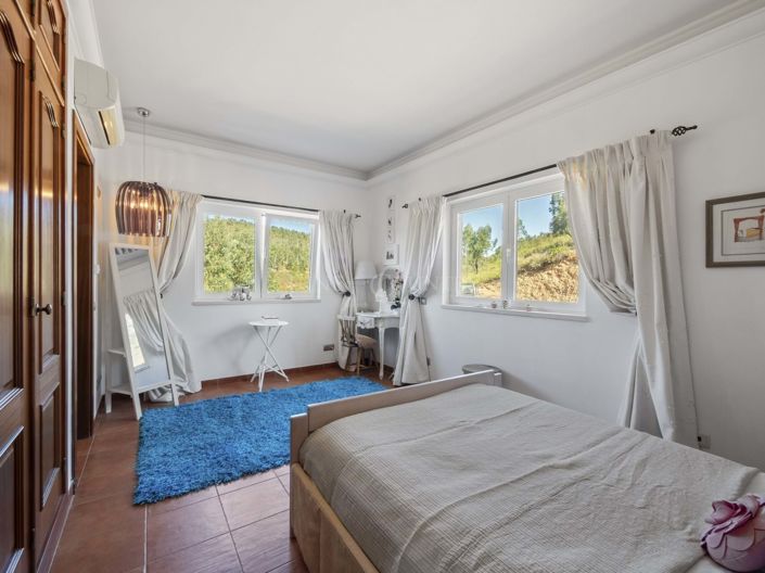 Image No.13-4 Bed Property for sale