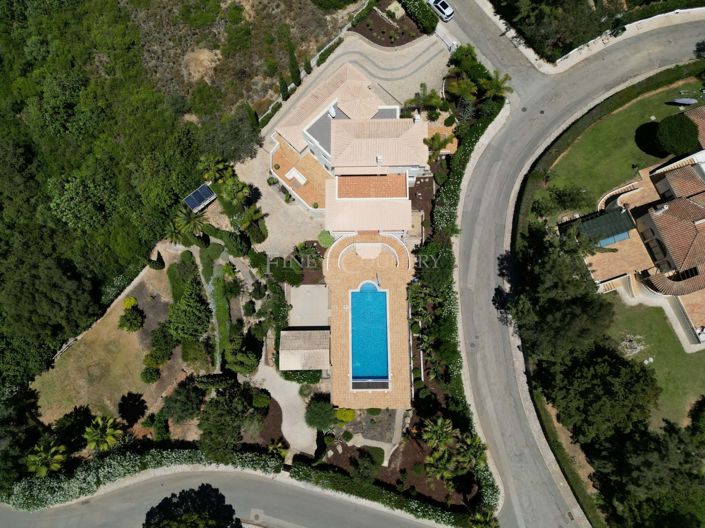 Image No.4-4 Bed Property for sale