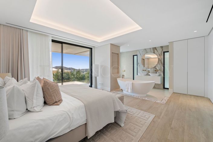 Image No.48-4 Bed Villa for sale
