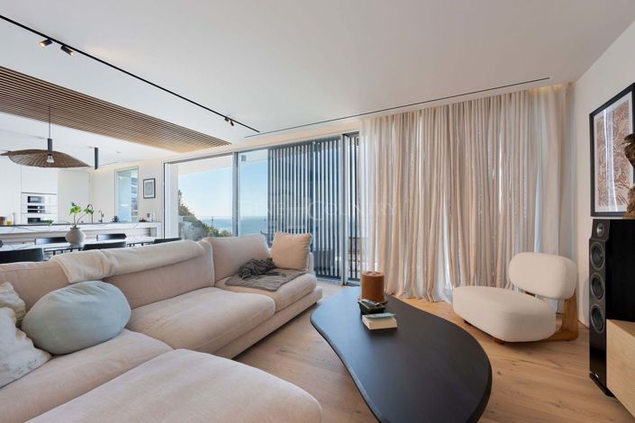 Image No.68-3 Bed Property for sale