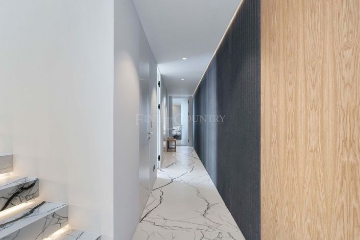 Image No.73-3 Bed Property for sale