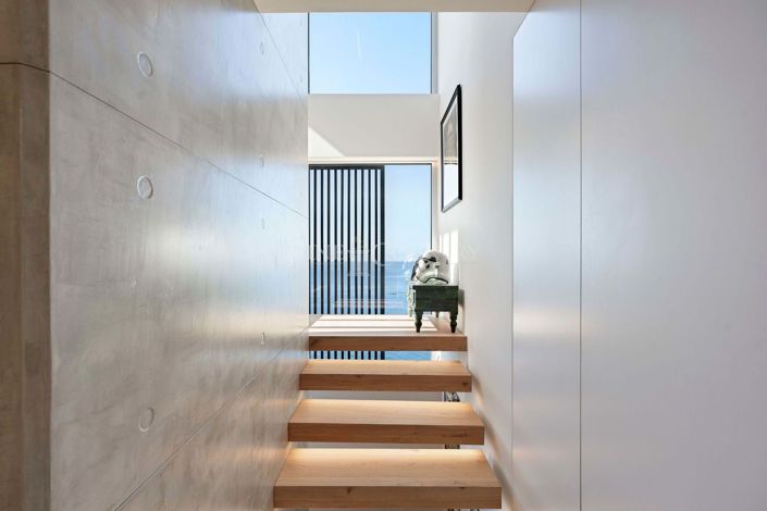 Image No.74-3 Bed Property for sale