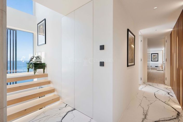 Image No.75-3 Bed Property for sale