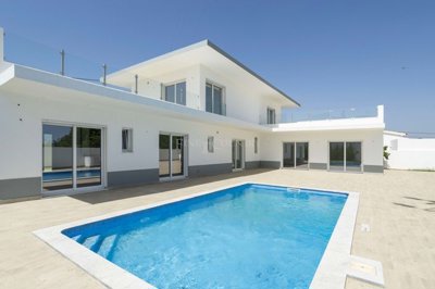 4 Bed Villa for sale