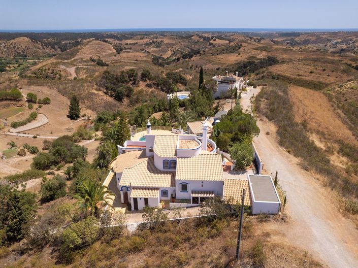 Image No.2-4 Bed Villa for sale