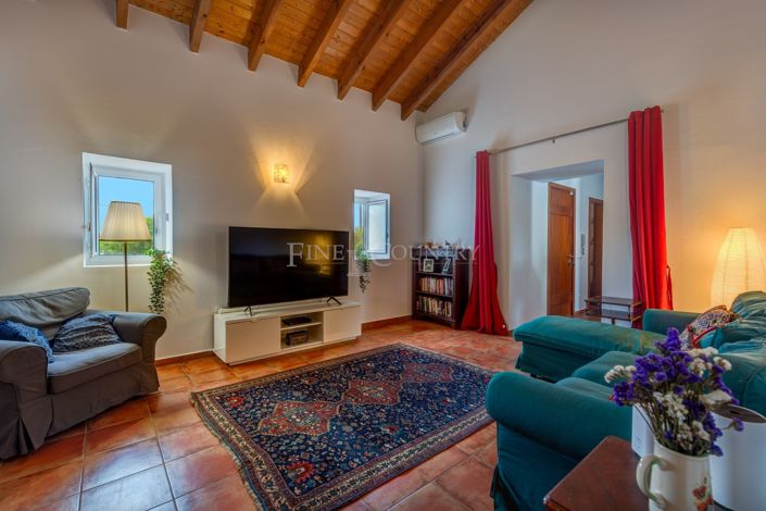 Image No.20-4 Bed Property for sale