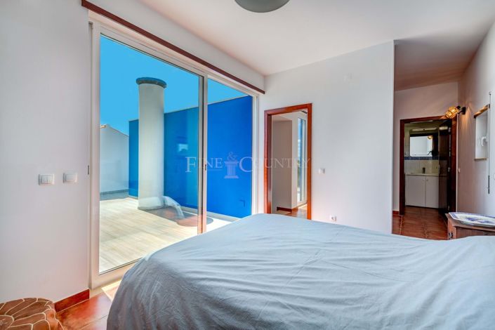 Image No.37-4 Bed Property for sale