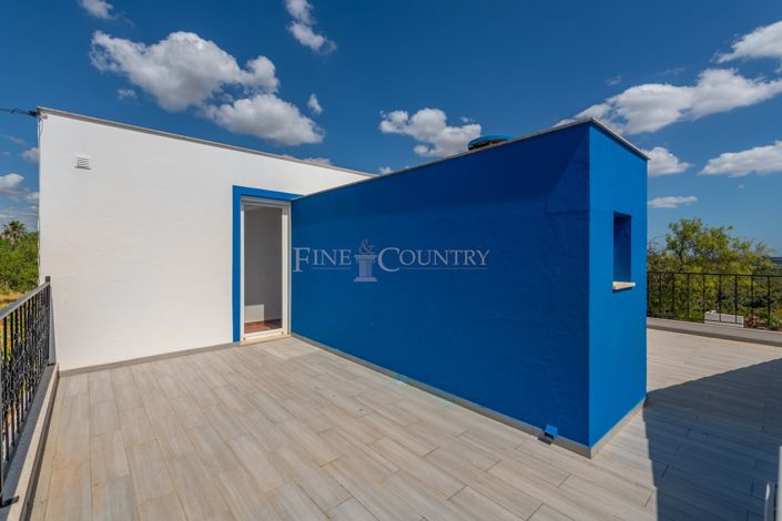 Image No.40-4 Bed Property for sale