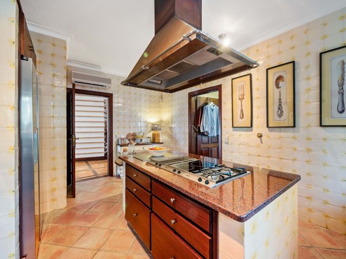 Image No.18-4 Bed Villa for sale