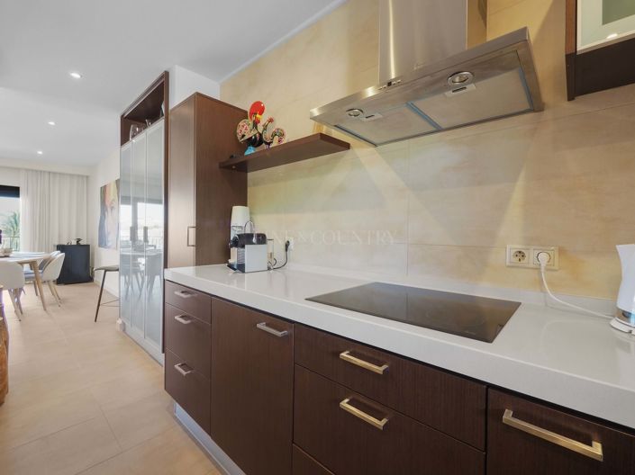 Image No.8-2 Bed Townhouse for sale