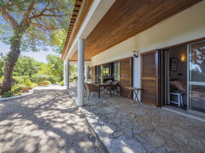 Image No.19-3 Bed Property for sale