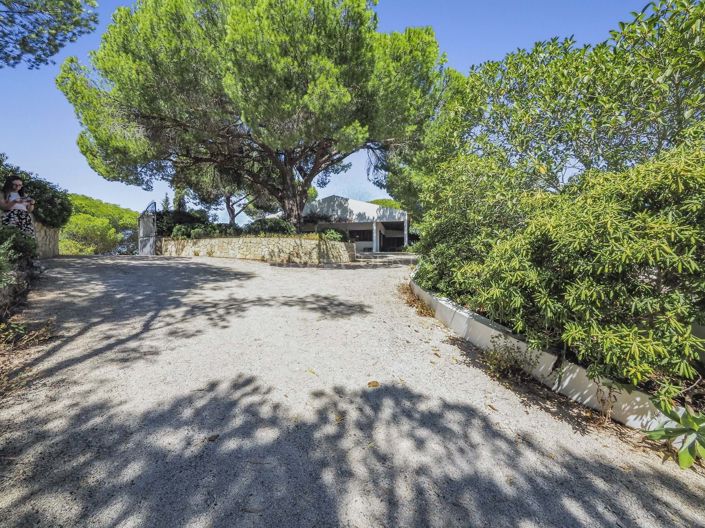 Image No.24-3 Bed Property for sale