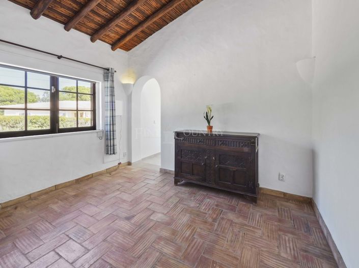 Image No.13-4 Bed Property for sale