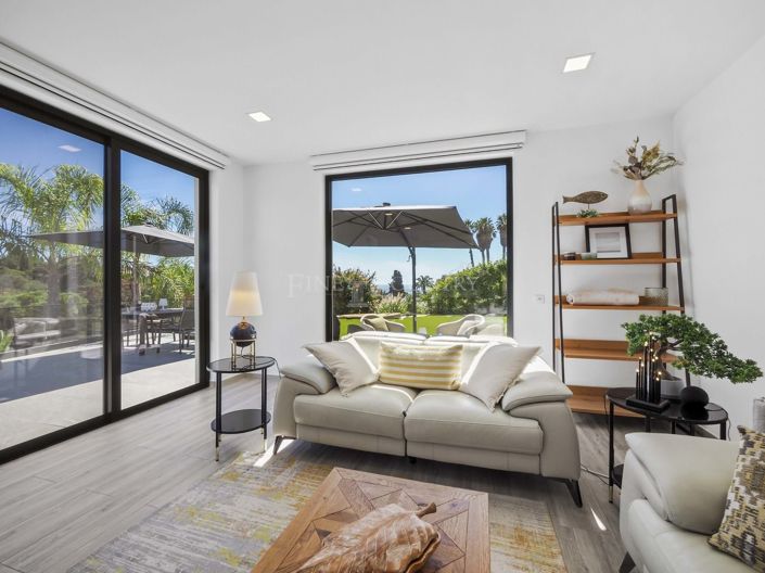 Image No.4-4 Bed Property for sale