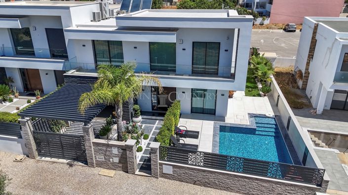 Image No.3-4 Bed Property for sale