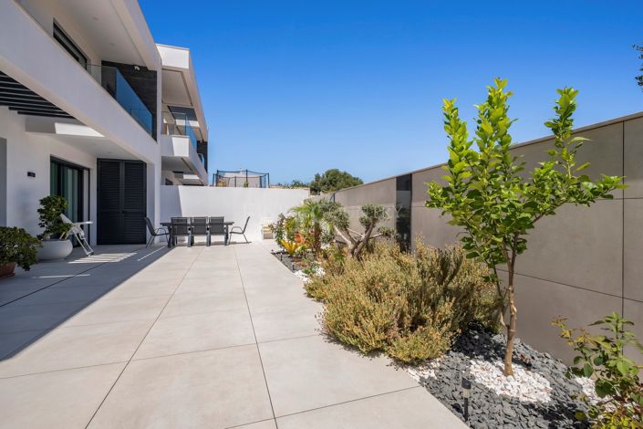 Image No.40-4 Bed Property for sale