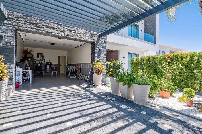 Image No.42-4 Bed Property for sale