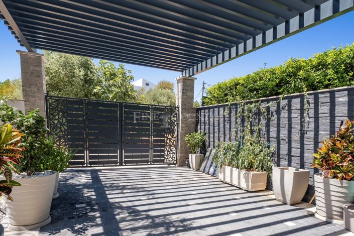 Image No.43-4 Bed Property for sale