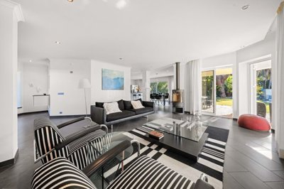 2104-357355-b952a8cbdbc2fd66601ce91bb265b9cce