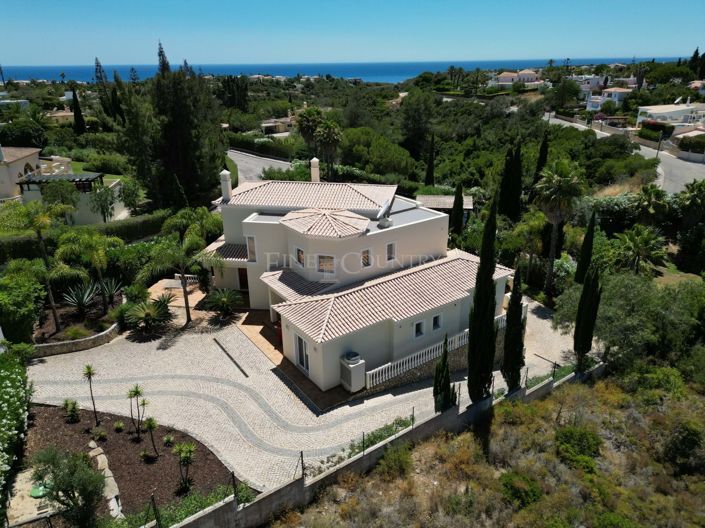 Image No.14-4 Bed Property for sale