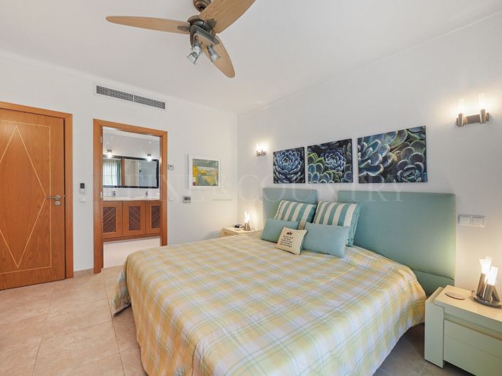 Image No.22-4 Bed Property for sale