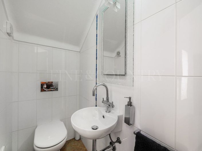 Image No.24-4 Bed Property for sale