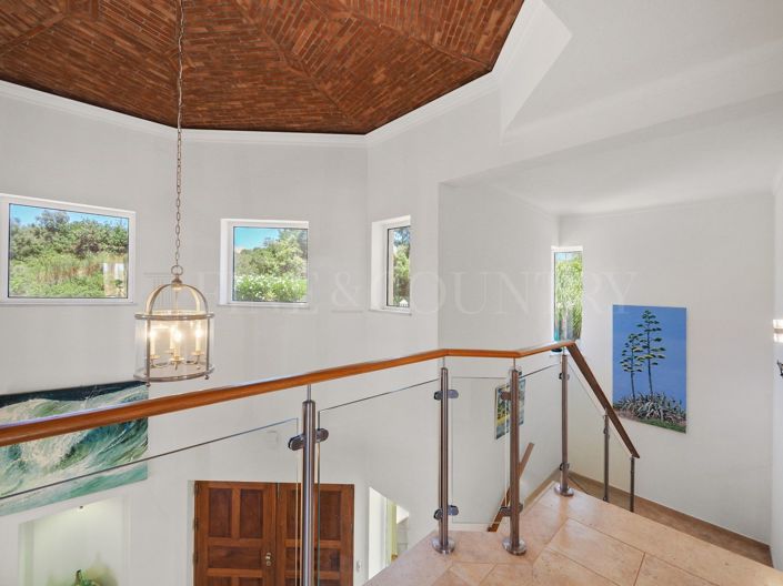 Image No.25-4 Bed Property for sale