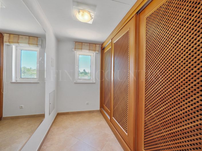 Image No.27-4 Bed Property for sale
