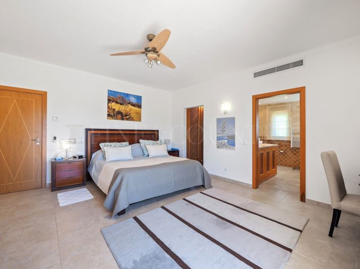 Image No.33-4 Bed Property for sale