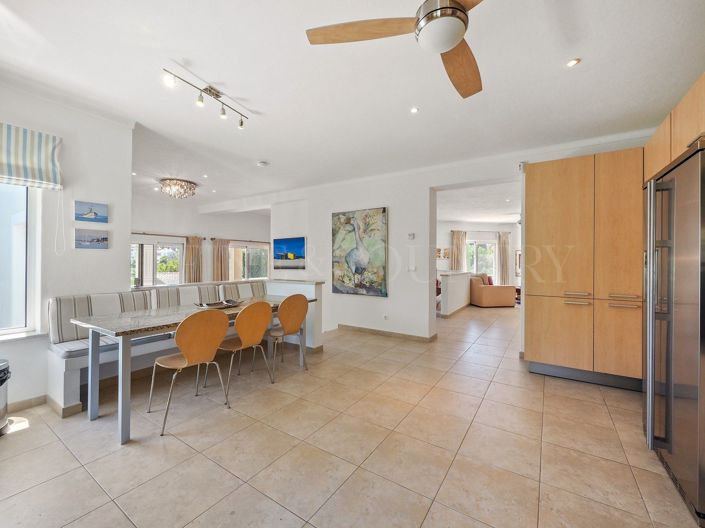 Image No.43-4 Bed Property for sale