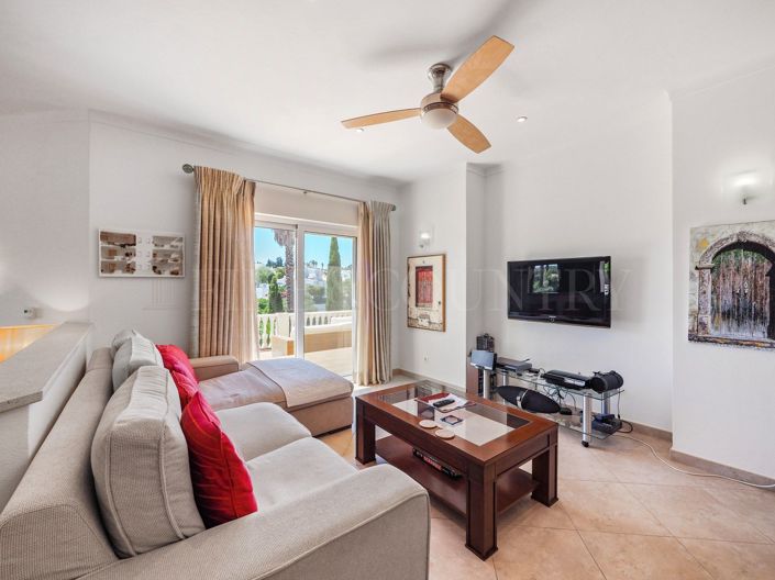 Image No.44-4 Bed Property for sale
